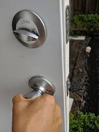 The existing lock/deadbolt should lock and unlock smoothly. Kwikset Keyed Entry Latch Bolt Will Not Fully Recess Doityourself Com Community Forums