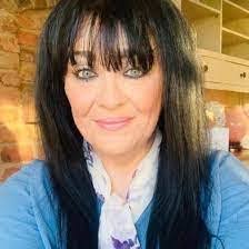 Jeannine Carey's Instagram, Twitter & Facebook