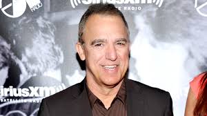 Jay Thomas Dead: Comedian Dies at 69 After Cancer Battle