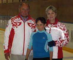 Еще в 2006 году на соревнованиях в белгороде ее заметил известный тренер алексей мишин и предложил приехать к нему в. Elizaveta Tuktamysheva Biografiya Figuristki Kratkie Biografii