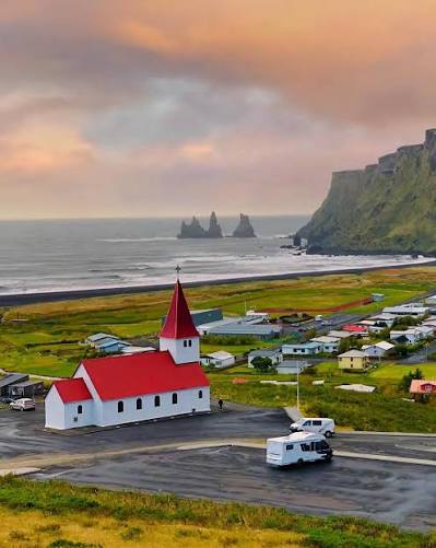 ????Vík í Mýrdal - Iceland ????????冰岛维克世界尽头的绝美神仙小镇???? #iceland #icelandtrip  #icelandroadtrip #icelandnature #icelandtravel #vik #vikimyrdal #vikiceland  #crunch