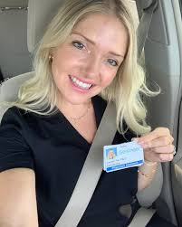 Lauren Ax, MSPAS, PA-C (@theporevider) • Instagram photos and videos