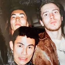 29 years ago John quit the band for the first time in Tokyo Japan...  although he played for a night.. look how pissed he looks :  r/RedHotChiliPeppers