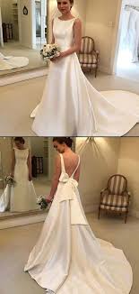 Neckline V Back With Bow Knot Wedding Dresses Trailing Wedding Dresses In 2020 Backless Wedding Dress Bow Wedding Dress Wedding Dresses Satin
