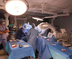 En effet, elle consiste à procéder à l'intervention durant un arrêt cardiaque provoqué. Bqlz56eziolbfm