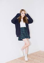 Black And White Plaid Skirt Outfit Ideas Checkered Skirt Outfit Ideas Kadininmodasi Org In 2020 Korean Fashion Trends Fashion Korean Fashion