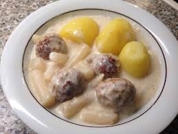 Schwarzwurzeln Mit Kartoffeln Und Fleischballchen Von Private Kuche Chefkoch Rezept Schwarzwurzel Schwarzwurzel Rezept Lebensmittel Essen