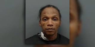 Longview man arrested after trying to flee from police