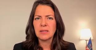 We Want to See It Win in Coutts': Video Shows Danielle Smith Endorsing  Illegal Convoy Blockade