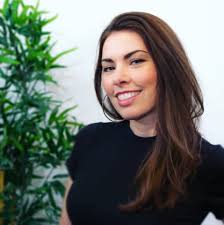 Sara Horne's Instagram, Twitter & Facebook