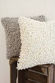 34 Disenos De Cojines Decorativos Para Tu Sala Http Cursodeorganizaciondelhogar Com 34 Disenos De Cojines D Diseno De Cojines Cojines Decorativos Almohadones