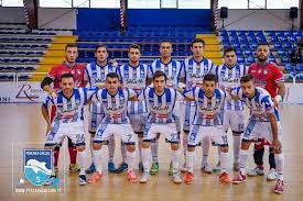 Pescara calcio a 5 premiato in comune dopo le splendide vittorie ottenute dalla prima squadra e dall'under 21 con la final eight. Pescara Scheda Squadra Italia Calcio A 5 Serie A 2017 18