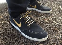 Découvrez notre collection de baskets et chaussures nike pour homme, femme et enfant. Nike Stefan Janoski Lunar Takashi W Gold Leather Laces Mode Homme Mode Homme