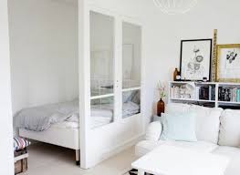 21 Idees Pour Decorer Un Petit Appartement Reperees Sur Pinterest Le So Girly Blog Comment Amenager Un Petit Appartement Studio Meuble Comment Meubler Un Studio