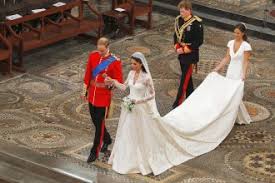 Dołącz do facebooka, aby nawiązać kontakt z aleksandrą kilian oraz innymi osobami, które możesz znać. Ralph Amp Russo Alexander Mcqueen Wer Macht Meghan Markle Das Kleid Peiner Nachrichten