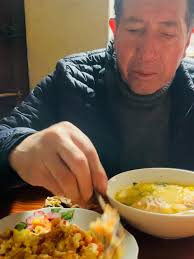 Veggie risotto and barramundi This risotto is very good for sneaking  veggies for our little ones. Perfect for this cold weather Great for little  people Tip: you can use precooked rice #easyrecipes #