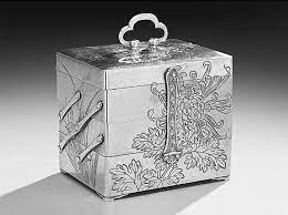 Anuradha art jewellery is a popular brand that majorly deals in imitation fashion jewellery and what makes it groundbreakingly spectacular is their focus on products with unique, high quality craftsmanship and unmistakably local designs. Extraordinary Jewelry Box Designs By Decade