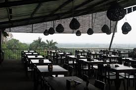 Ikan tongkol (goreng terlebih dahulu)•santan kelapa•minyak goreng•rempah kari (adabi)•kentang bahan kuah :•ayam bagian dada,potong dadu•rebon, rendam air hangat, tiriskan. Rm Klapa Manis Cirebon Punya Tempat Nongkong Infomakan