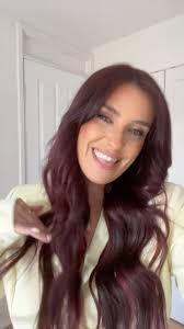 I wear @hairkingshairextensions tapes in 18’-20’. These have been coloured  and I wear 99j for the pop of colour 😍. , #hairgoals #hairenvy  #hairkingshairextensions #hairgoals #hairextensions