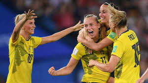 Het competitievoetbal in zweden bestaat uit een groot aantal divisies georganiseerd door de zweedse voetbalbond. Zweden Knokt Zich Langs Canada En Dankt Keepster Lindahl Nos