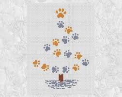 Christmas is a great time of year to decorate with plastic canvas projects! Pet Christmas Tree Cross Stitch Pattern Dog Or Cat Paw Print Xmas Chart Dog Craft Gift Cat Lover Embroidery Design Modern Animal Pdf Weihnachts Kreuzstich Kreuzstichmuster Weihnachten Kreuzstichmuster