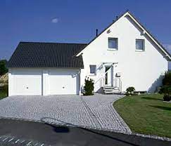 Der bungalow trio bietet 4 zimmer, offene küche, diele, flur, bad, dusche, speisekammer, hauswirtschaftsraum, haustechnikraum und eine winkelbungalow 136 14 21 mit garage einfamilienhaus neubau massivbau stein auf stein. Vielfalt Der Zapf Garagen Welt Die Bildergalerie Garagen Welt