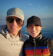 Deanna Leigh's Instagram, Twitter & Facebook