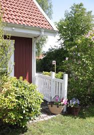 Zu Hause Fuhle Ich Mich Wie In Den Ferien In Bullerbu Zu Besuch Im Roda Hus Vorgarten Garten Haus