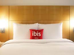 Pin By Jen Chia On Seoul Bed Pillows Hotel Pillows