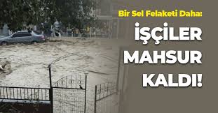 Sel nedeniyle ahşap bir evin büyük bölümü yıkıldı, evdeki yaşlı bir kadın da sel sularına kapıldı. Qnnjfsutuwd Um