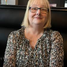 Who owns path around Papermill Lake?