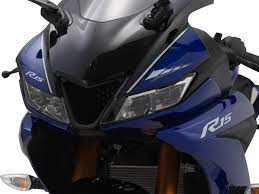2011 saw the update with the version 2.0 moniker featuring even better looks and fatter tyres. 2018 Yamaha Yzf R15 Now Available In Malaysia Rm11 988 Bikesrepublic