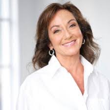 Lisa Lufkin's Instagram, Twitter & Facebook