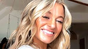 Megan Grubbs's Instagram, Twitter & Facebook