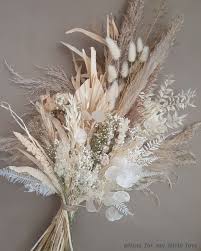 Stunning Bunny Tail Pampas Grass Bouquet Drieddecor Com In 2020 Dried Flowers Wedding Dried Flower Bouquet Dried Flower Arrangements