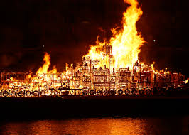 Poor souls… they could not have imagined the new disaster that was to befall them in 1666. Huge Wooden Model Torched On 350th Anniversary Of Great Fire Of London