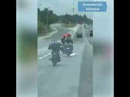 Kuala klawang ride 2016 подробнее. Malaysia Biker Riding Like A Superman Youtube