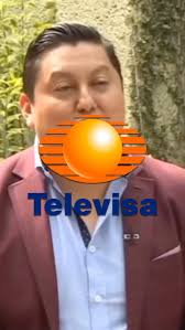 En Instrumentos Vivar, cada guitarra comienza aquí… en dos piezas de cedro  que unimos de forma completamente artesanal. Seleccionamos cada madera por  su resonancia, su estabilidad y su belleza. Preparamos los cantos