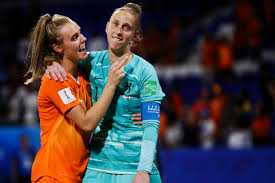 Keeper loes geurts is met haar 31 jaar de oudste speelster van het team. Leeuwinnen Captain Het Is Zo Bizar Dat Je Blijft Winnen B De Limburger Mobile