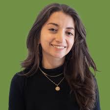 Leslie Curran's Instagram, Twitter & Facebook