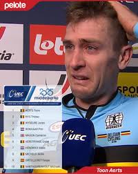 Eli Iserbyt perdeu a cabeça e pisou na bike de Ryan Lamp durante a Be Mine  Cross em Beringen, na Bélgica. Atual campeão belga de #cyclocross, Iserbyt  foi desclassificado e recebeu uma