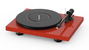 Many audiophiles prefer to listen to music through turntable hifi systems. Pro Ject Unveils New Turntable The Debut Carbon Evolution