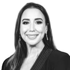 Lynn Heald's Instagram, Twitter & Facebook