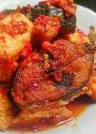 Balado sauce is made by stir frying ground red hot chili pepper with other spices including garlic, shallot, tomato and key lime juice in coconut or palm oil. 17 Resep Ikan Tongkol Potong Balado Tahu Enak Dan Sederhana Ala Rumahan Cookpad