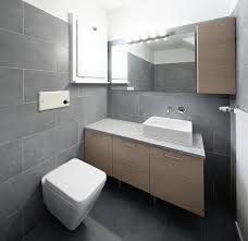 Das grau ist eine der beliebtesten badezimmerfarben, der auch. Badezimmer Mit Grauen Wanden Stockfoto Bild Von Badezimmer Zustand 85214940