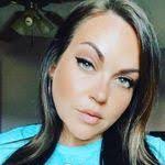 Renee Dorr's Instagram, Twitter & Facebook