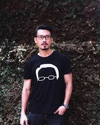 Denny sumargo is an actor, known for hattrick (2012), 5 cm (2012) and mata batin (2017). Profil Terlengkap Denny Sumargo Masa Kecil Dan Keluarga Agama Pendidikan Perjalanan Karier Pacar Atau Kekasih Akun Instagram Hingga Foto Terbarunya Dont Sad