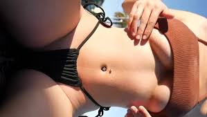 I really tried to do a titty drop but the bikini didnt let me lol