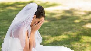 Spar77.de has been visited by 100k+ users in the past month Liebesgeschichte Ohne Happy End Darum Sitzt Diese Junge Frau Im Hochzeitskleid Am Grab Ihres Mannes 27 Bunte De