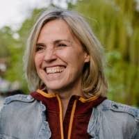 Sarah Parry's Instagram, Twitter & Facebook